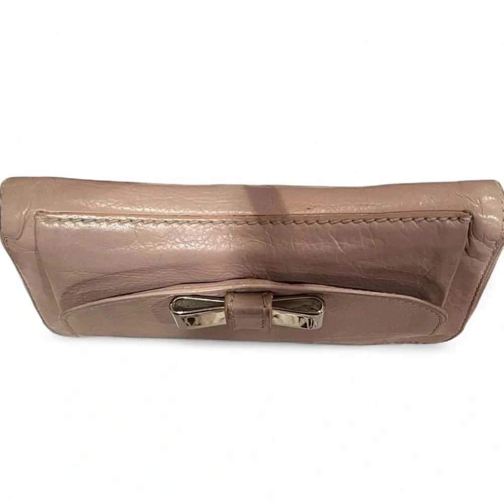 Chloé  Bow Zip Leather Long Wallet - Picture 7 of 10